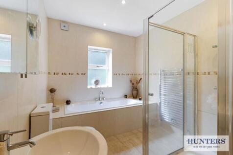 96880_Greenacres-Esholt-Avenue-Guiseley (40) - Cop