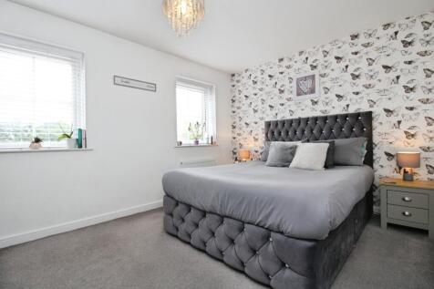 pbox-bedroom-332432.JPG