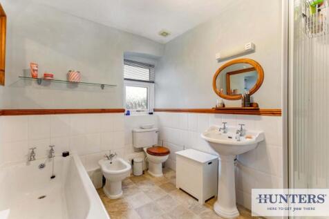 97995_Paddock House Swincar Avenue Yeadon  (18) - 