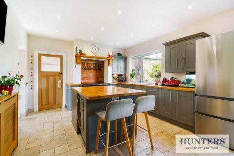 98313_12 Hawksworth Lane Guiseley  (10) - Copy_low