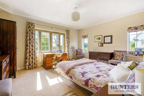 98313_12 Hawksworth Lane Guiseley  (18) - Copy_low