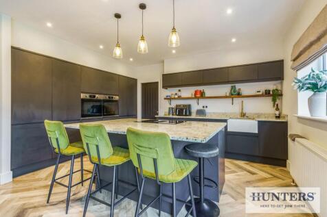 98485_18-Belmont-Grove-Rawdon (4) - Copy_low.jpg