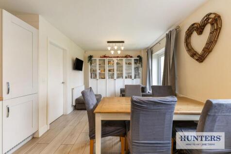 100533_46-Brompton-Drive-Bradford (10) - Copy_low.