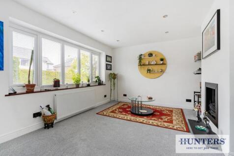 100593_1 Peasehill Close Rawdon (6) - Copy_low.jpg