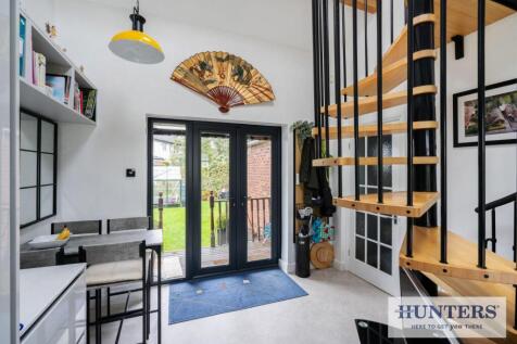 100593_1 Peasehill Close Rawdon (7) - Copy_low.jpg