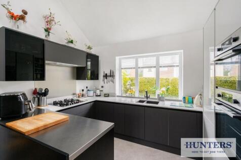 100593_1 Peasehill Close Rawdon (10) - Copy_low.jp