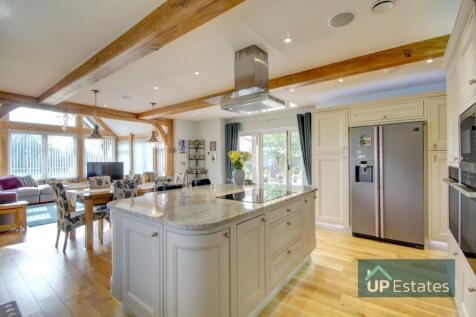 LIVING KITCHEN DINER