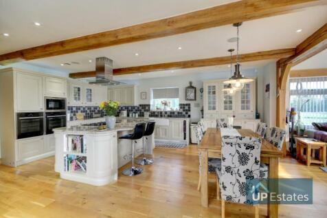 LIVING KITCHEN DINER