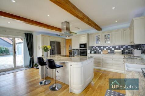 LIVING KITCHEN DINER