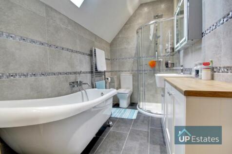 BATH AND SHOWER ROOM