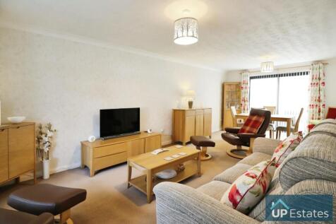 LOUNGE/ DINING ROOM