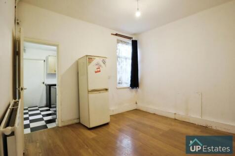 REAR RECEPTION ROOM
