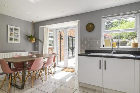 DINER/ KITCHEN