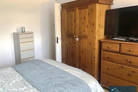 9c51f30b-bed 202.jpg