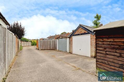 PARKING /REAR ACCESS