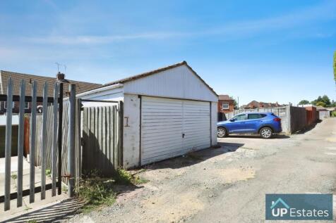 DOUBLE GARAGE