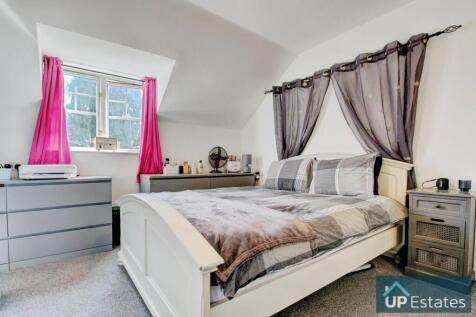 Bedroom 1 no3.jpg