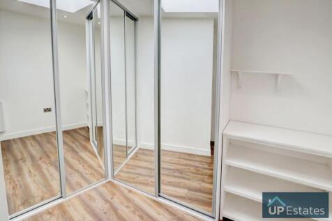 Bed 3/Dressing Room