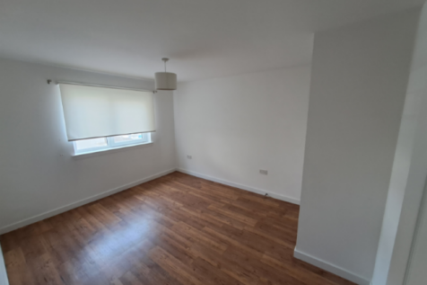 6 Ellerslie Path flat 1/3 Bedroom 1 Reversed