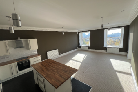 14 Woodside floor 2
