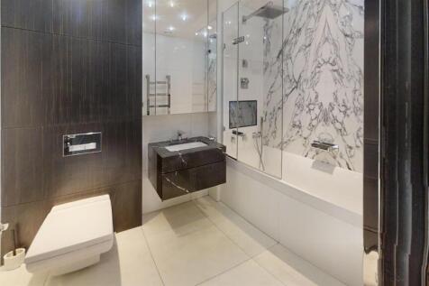 Wolfe-House-Bathroom.jpg