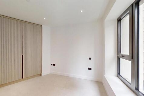 Linear-Place-Nine-Elms-06092025_181939.jpg