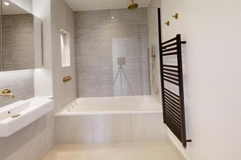 Waterview-House-Grand-Union-Bathroom 1.jpg