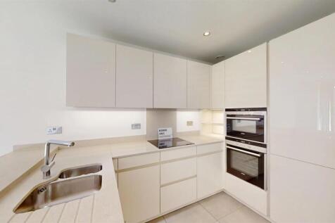 Emerald-Square-Roehampton-SW15-08262025_083119.jpg