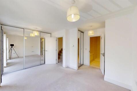 Emerald-Square-Roehampton-SW15-08262025_083527.jpg