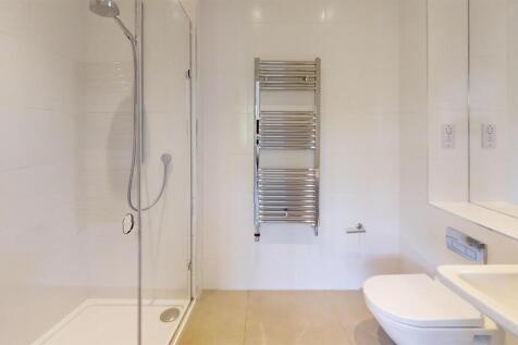 Emerald-Square-Roehampton-SW15-Bathroom 1.jpg