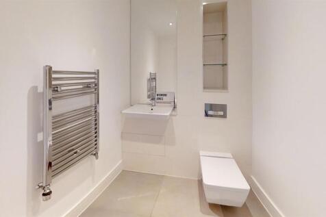 Emerald-Square-Roehampton-SW15-Bathroom 3.jpg