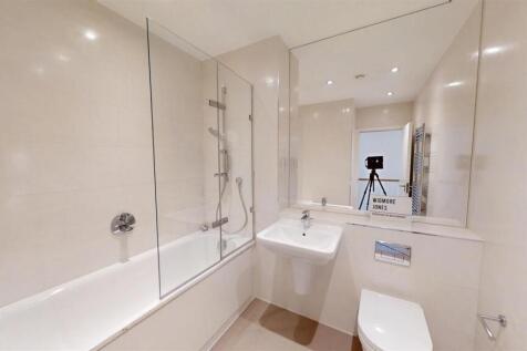Emerald-Square-Roehampton-SW15-08262025_084046.jpg