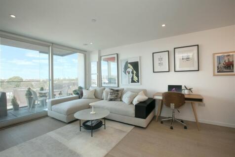25.08.10-TH-Living room 1.jpg