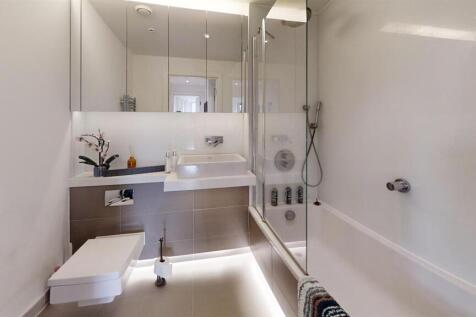 121-Upper-Richmond-Road-Bathroom 1.jpg