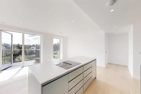 Parkview-Avenue-Brent-Cross-Town-09262025_141855.j