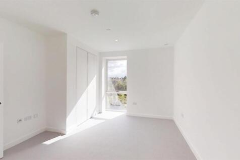 Parkview-Avenue-Brent-Cross-Town-09262025_142146.j