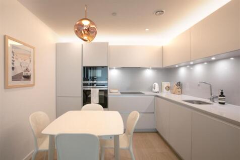 25.08.10-TH-Kitchen 2.jpg