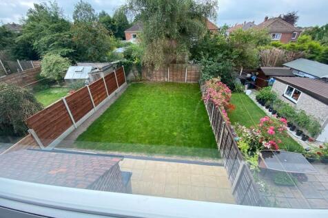 Rear garden overview