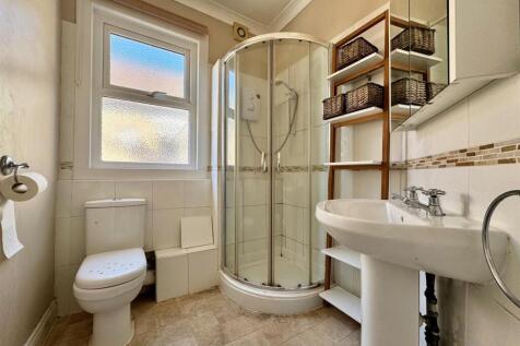 Bathroom.jpg