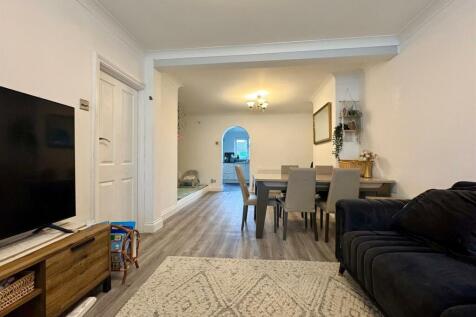 Dining Room.jpg