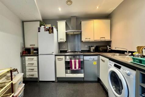 Kitchen 1.jpg