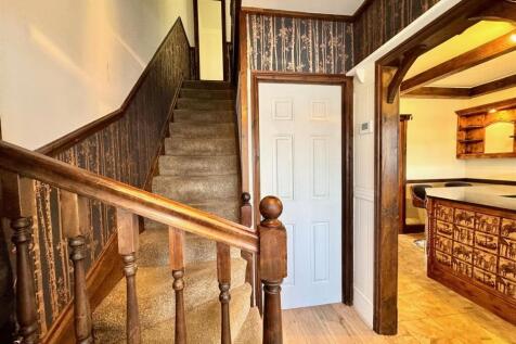 Hallway 1.jpg