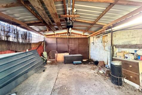 Carport 1.jpg