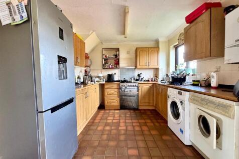 Kitchen 1.jpg