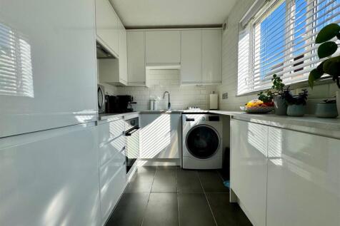 kitchen 1.jpg