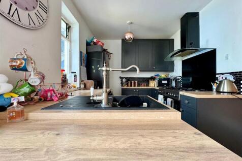 Kitchen 1.jpg