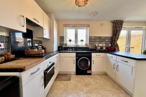 Kitchen 2.jpg