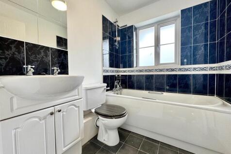 Bathroom.jpg