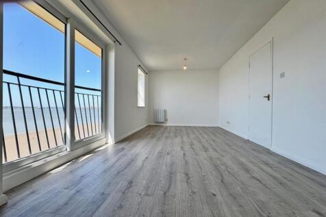 Lounge 1.jpg
