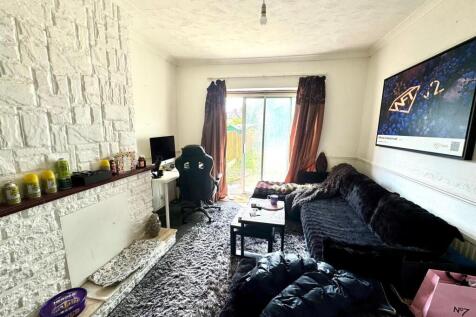 Lounge 1.jpg